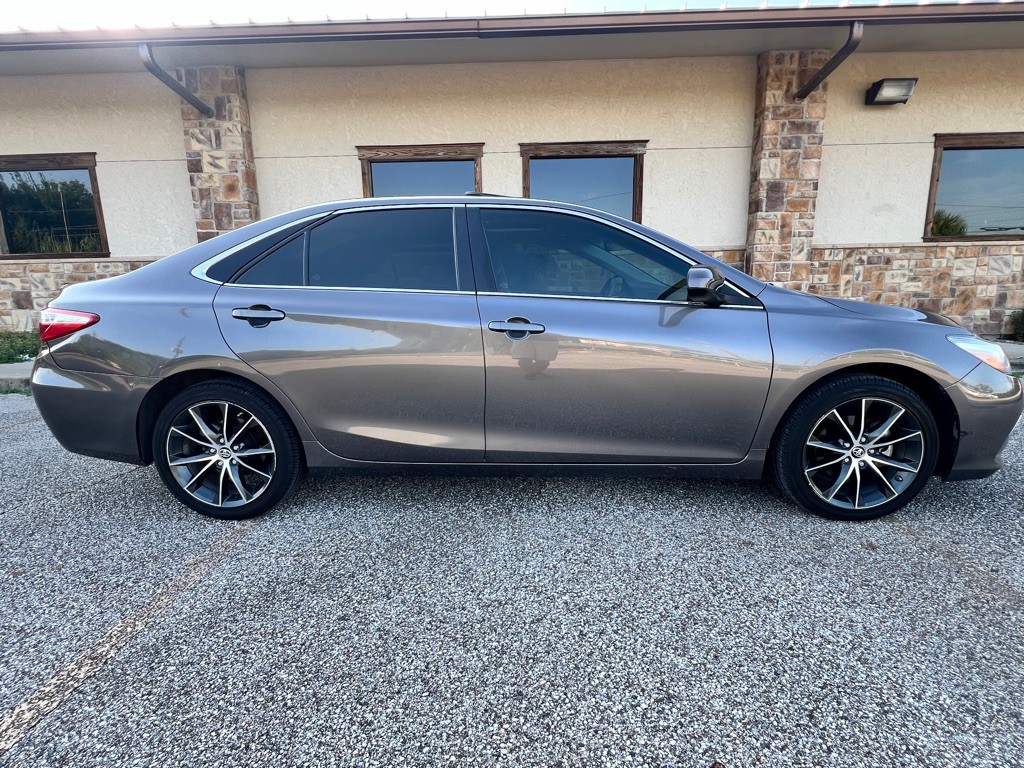 2015 Toyota Camry Image 5