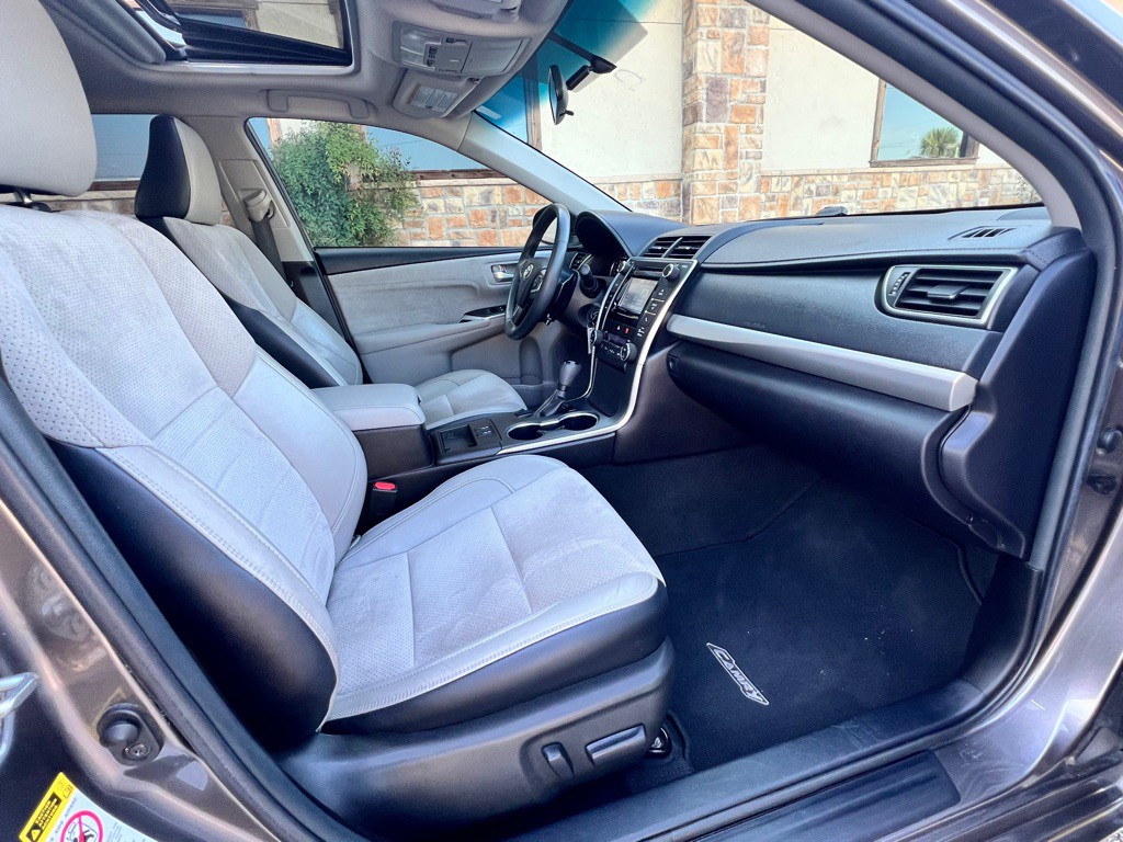 2015 Toyota Camry Image 20