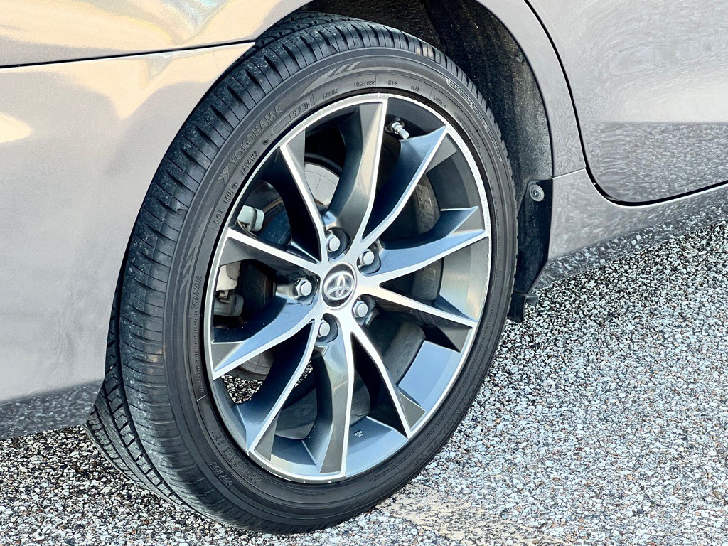 2015 Toyota Camry Image 32