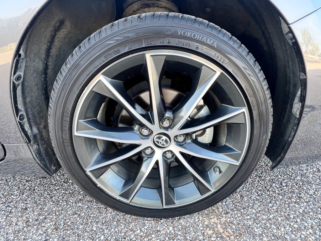 2015 Toyota Camry Image 33