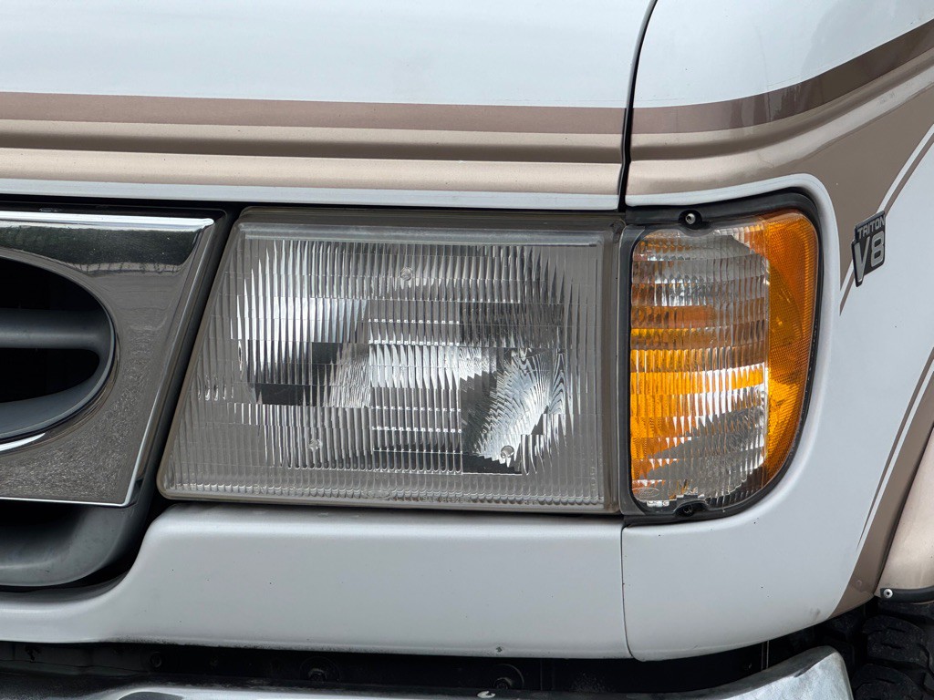 1998 Ford Econoline Image 11