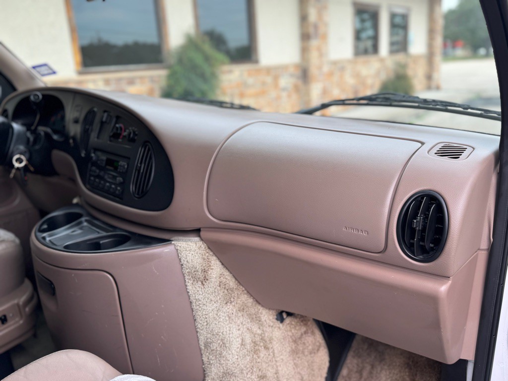 1998 Ford Econoline Image 17