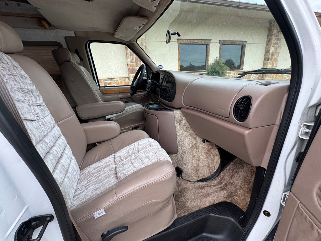 1998 Ford Econoline Image 19