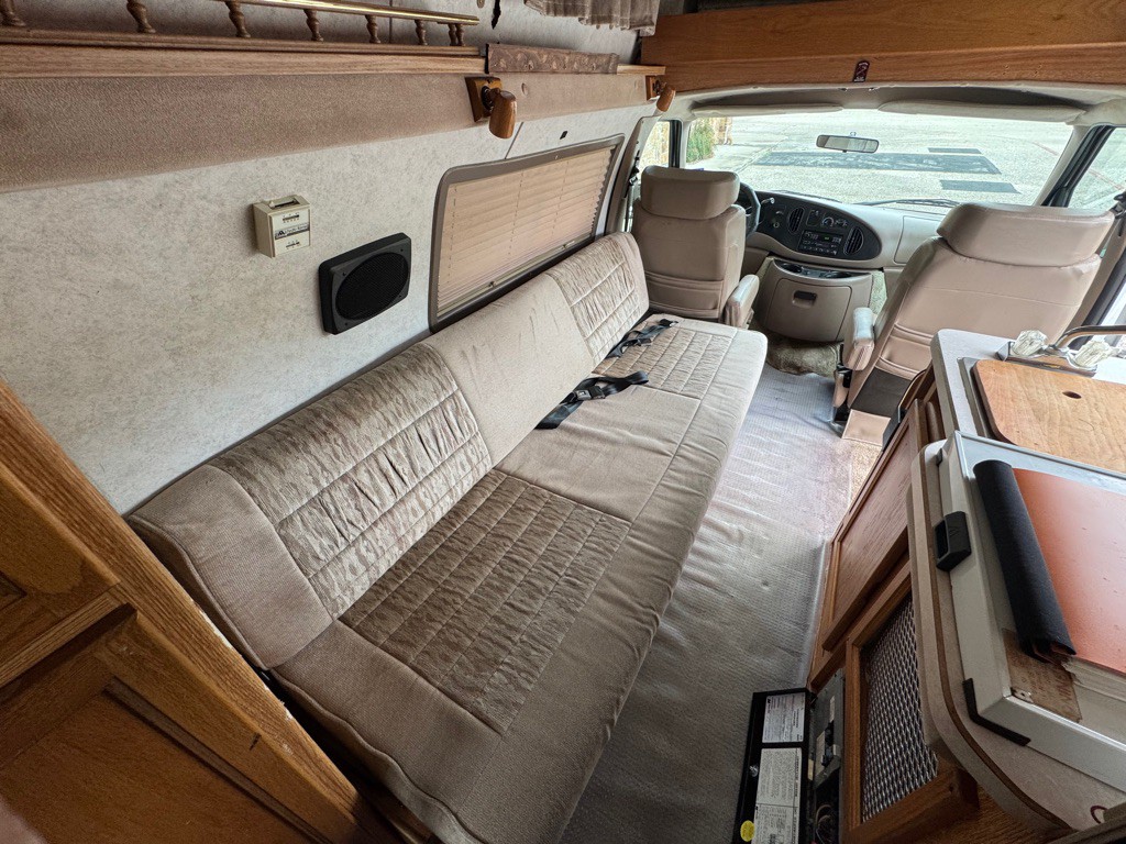 1998 Ford Econoline Image 22
