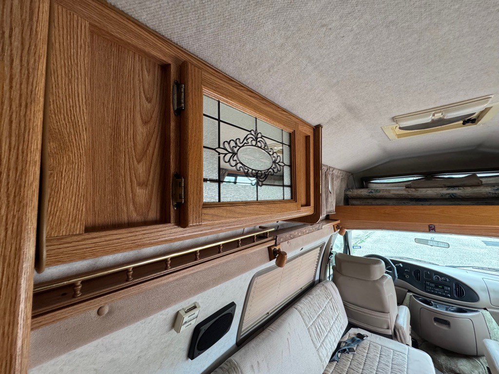 1998 Ford Econoline Image 28