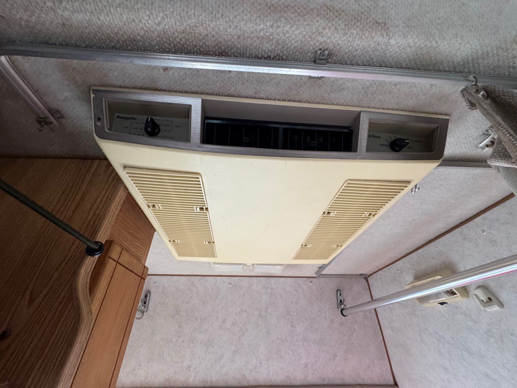1998 Ford Econoline Image 29