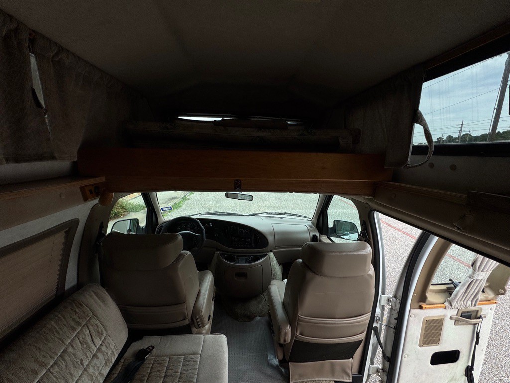 1998 Ford Econoline Image 32