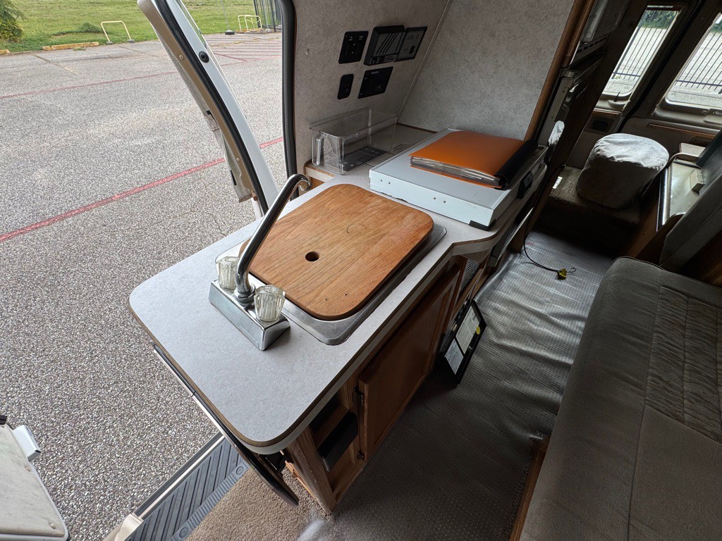 1998 Ford Econoline Image 37