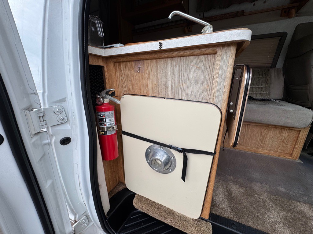 1998 Ford Econoline Image 38