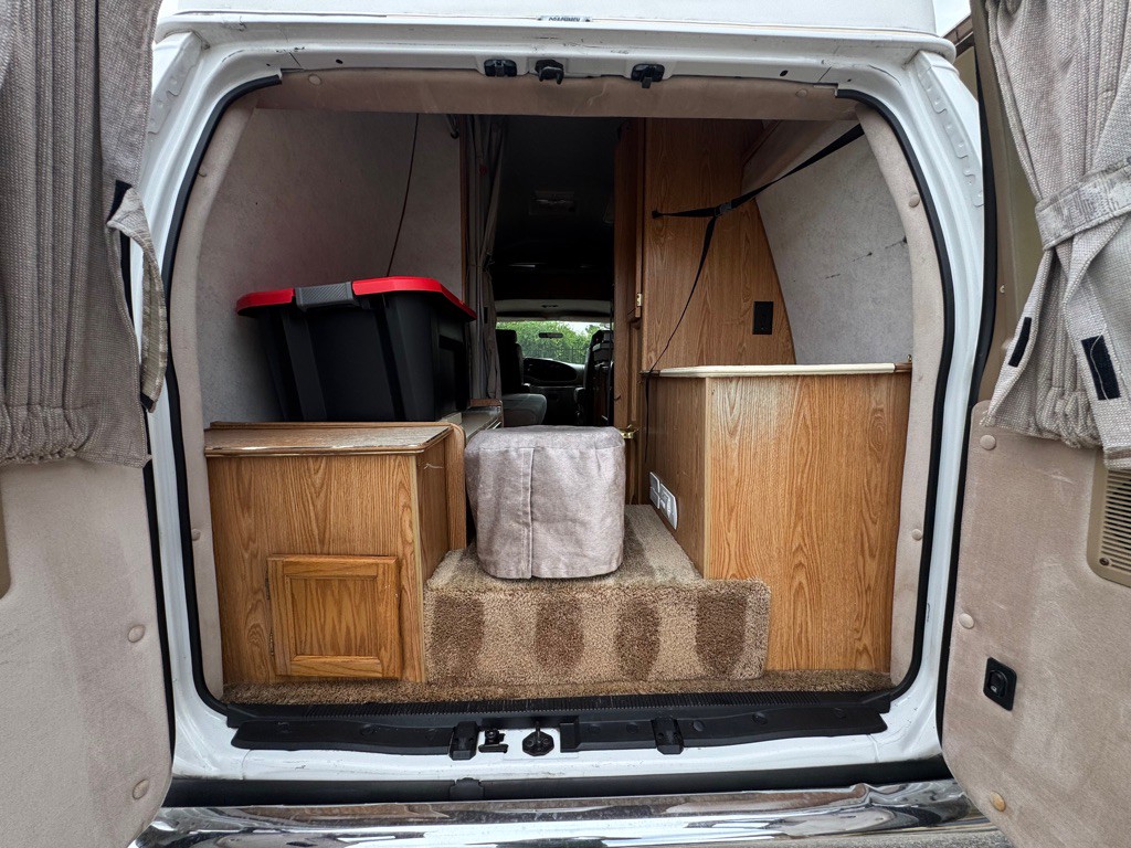 1998 Ford Econoline Image 41