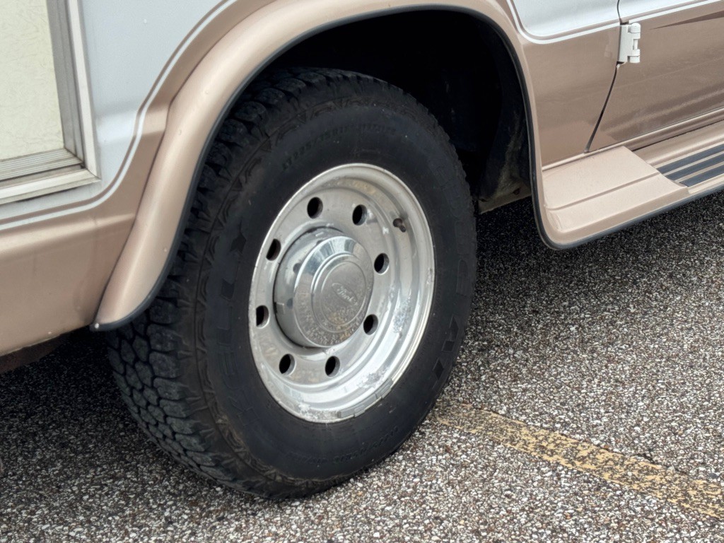 1998 Ford Econoline Image 48