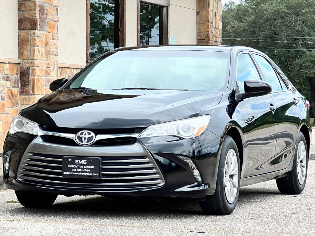 2017 Toyota Camry Image 1