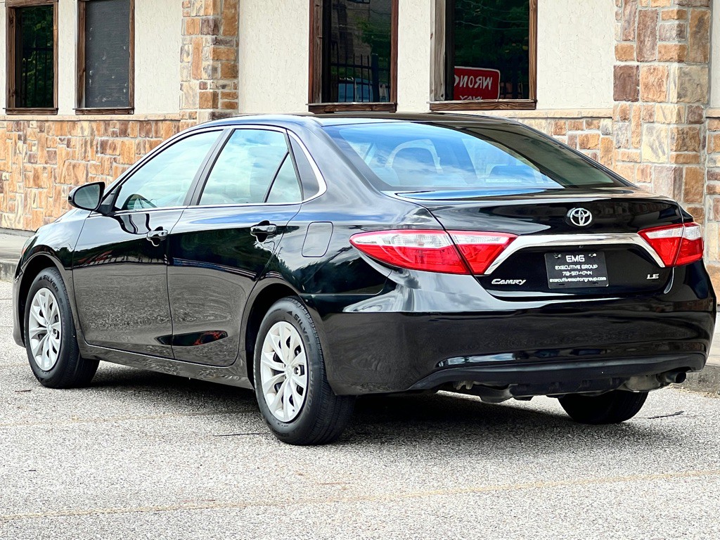 2017 Toyota Camry Image 3