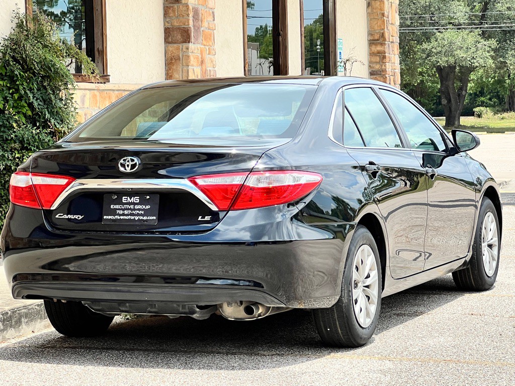 2017 Toyota Camry Image 4