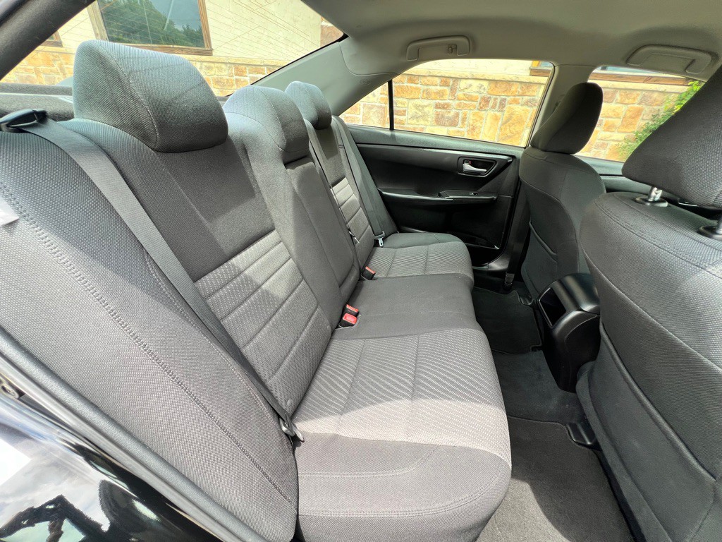 2017 Toyota Camry Image 13