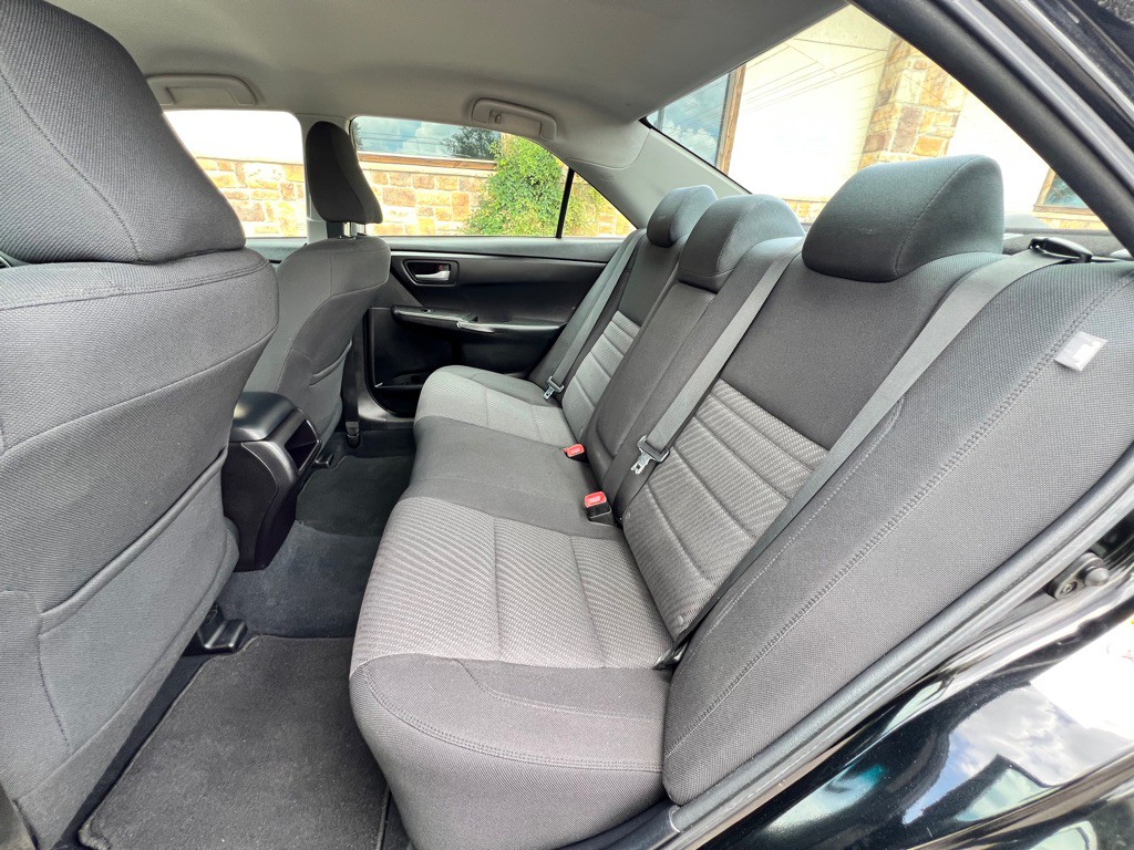 2017 Toyota Camry Image 14