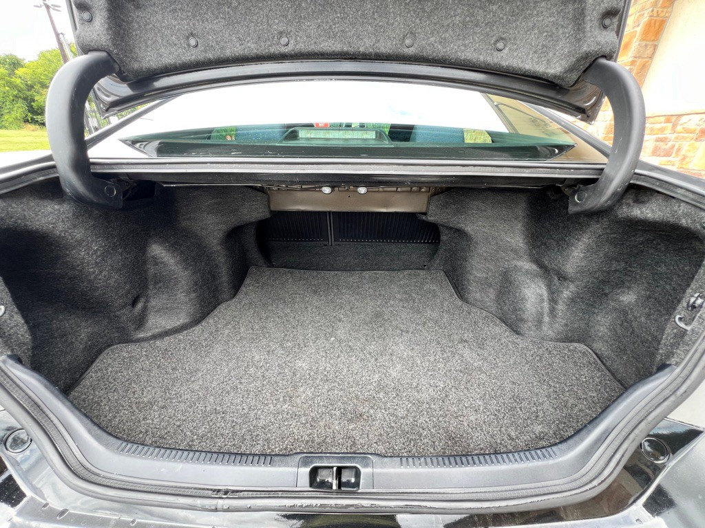 2017 Toyota Camry Image 16