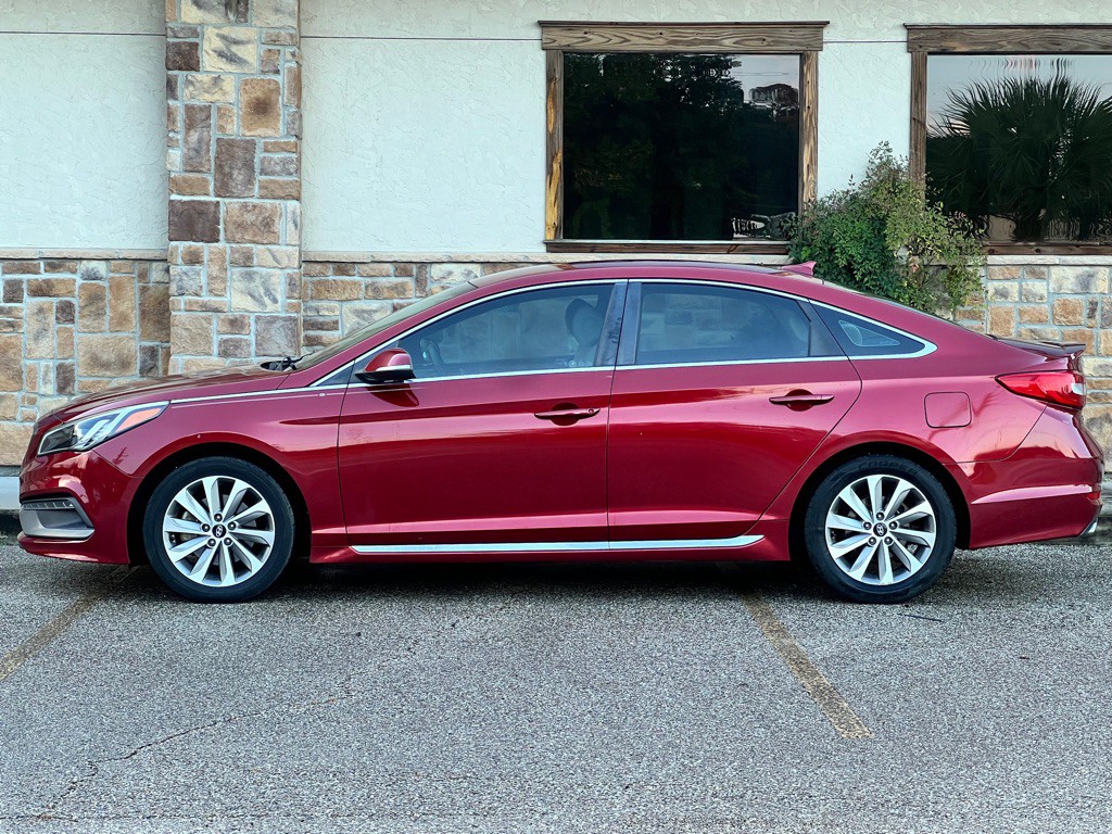 2015 Hyundai Sonata Image 2