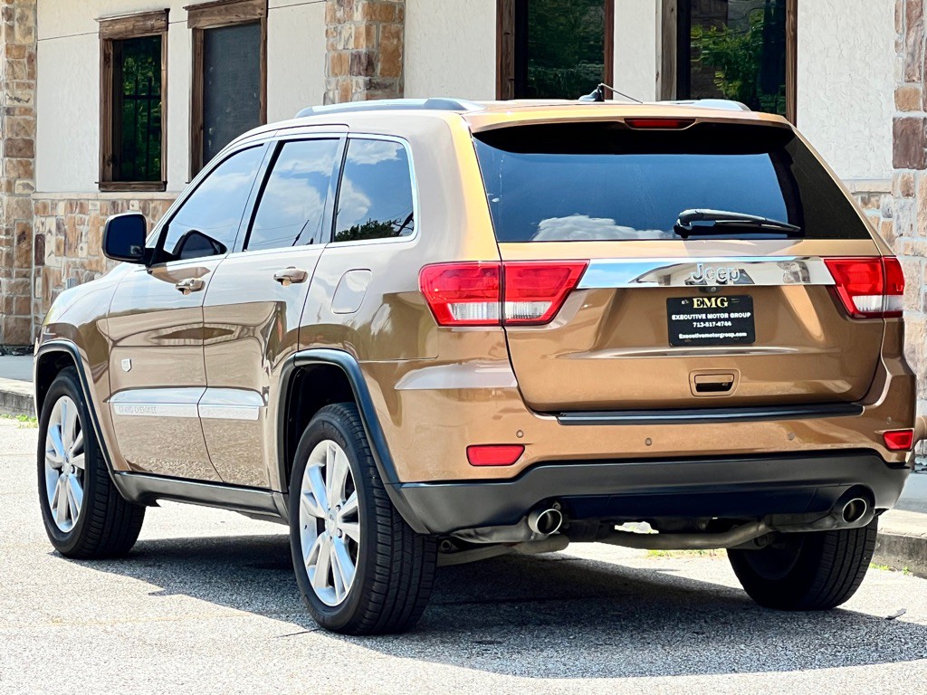 2011 Jeep Grand Cherokee Image 3