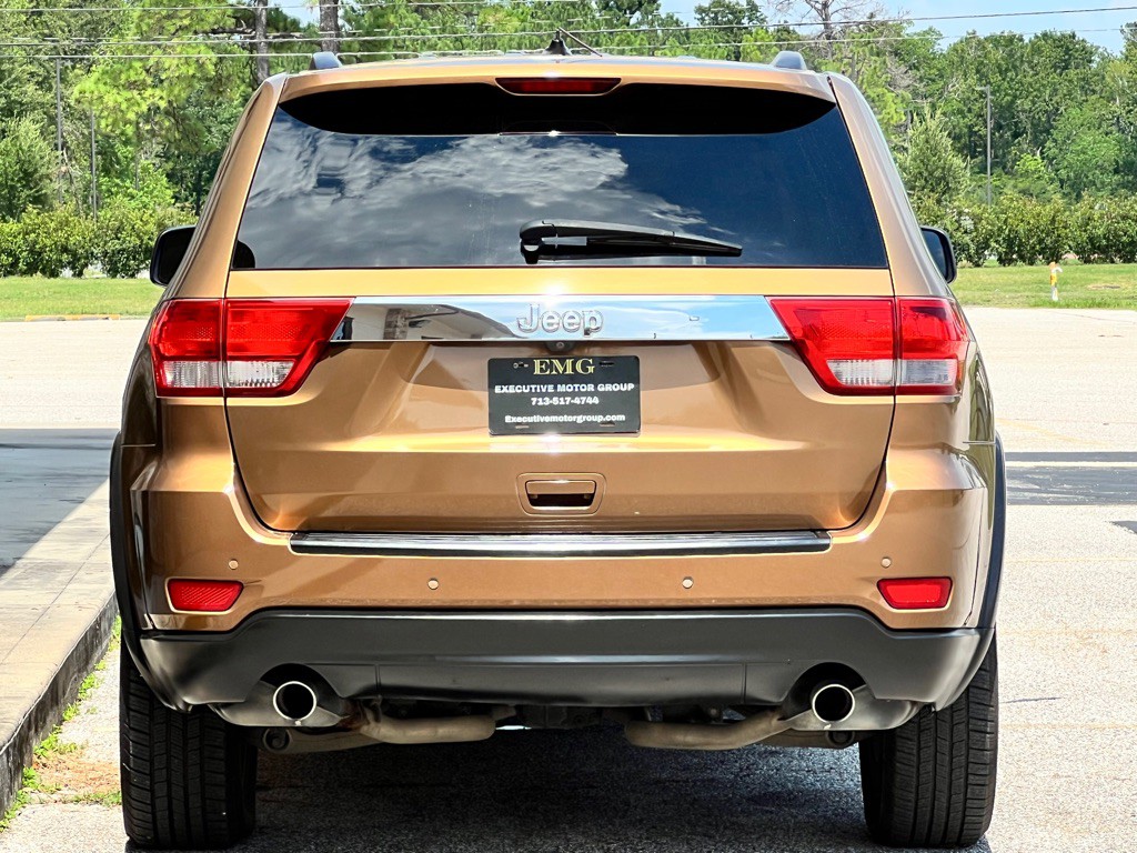 2011 Jeep Grand Cherokee Image 4