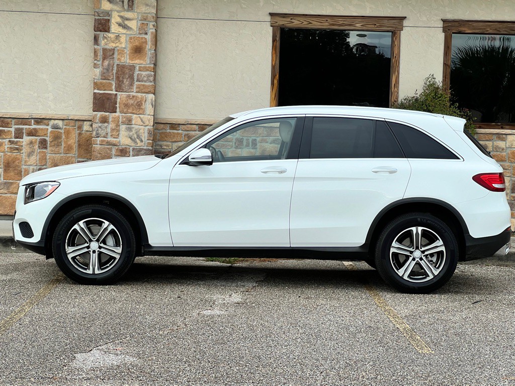 2016 Mercedes-Benz GLC-Class Image 2