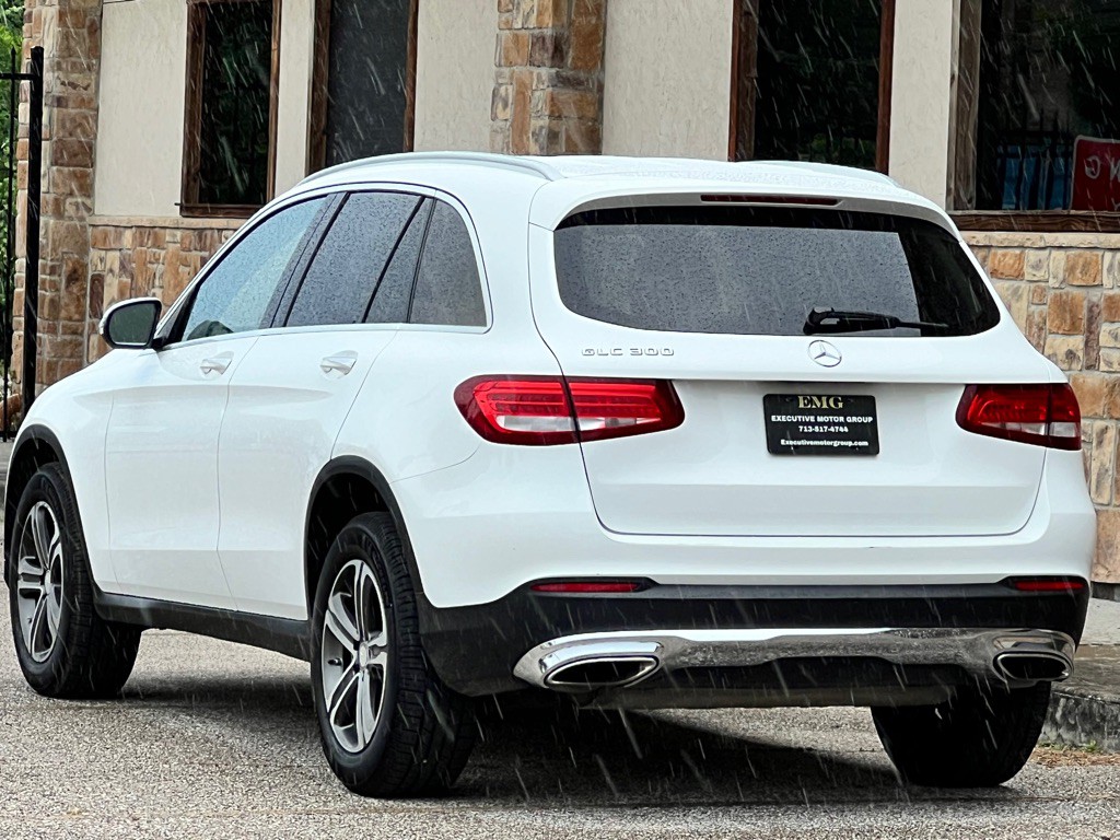 2016 Mercedes-Benz GLC-Class Image 3