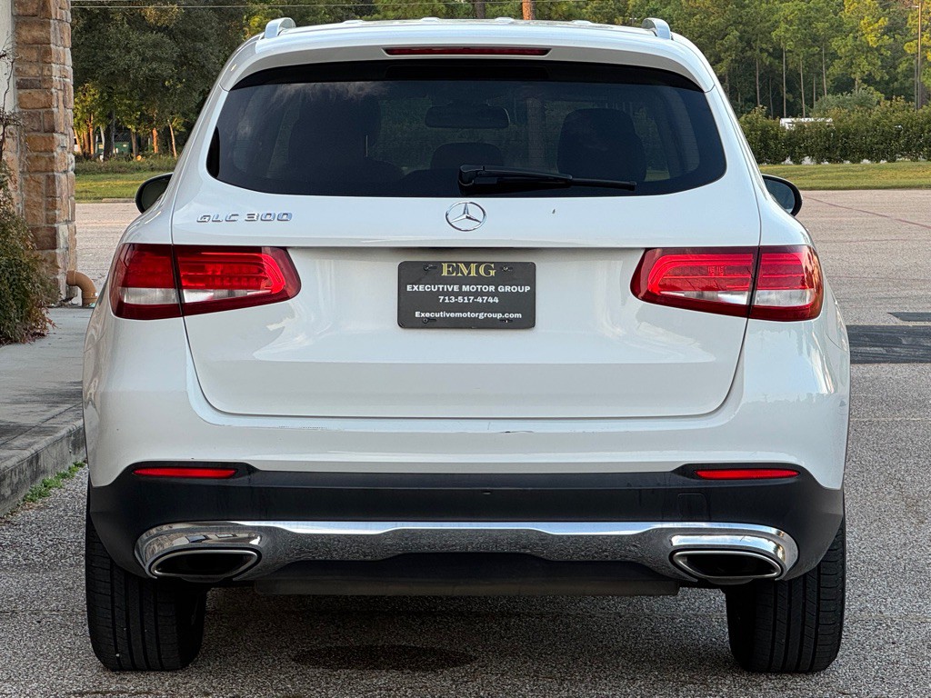 2016 Mercedes-Benz GLC-Class Image 4