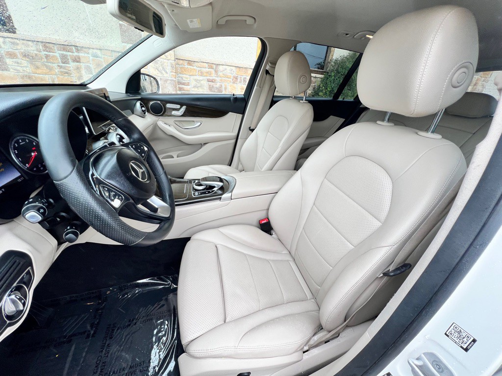 2016 Mercedes-Benz GLC-Class Image 9