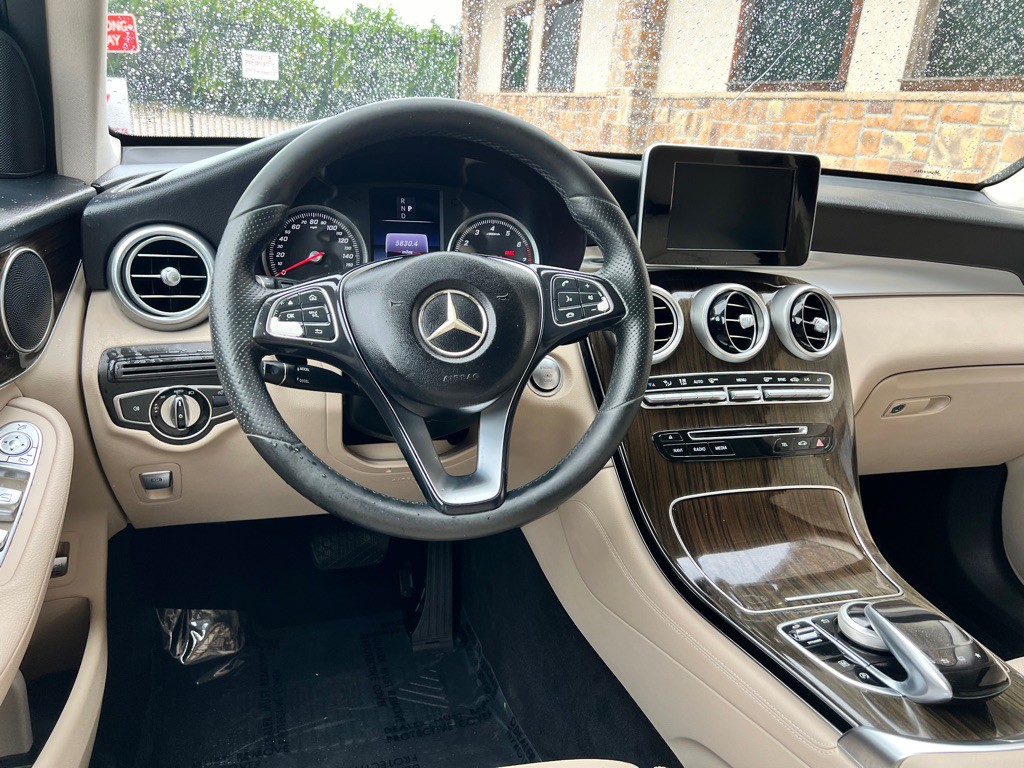 2016 Mercedes-Benz GLC-Class Image 13