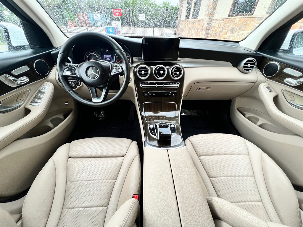2016 Mercedes-Benz GLC-Class Image 14
