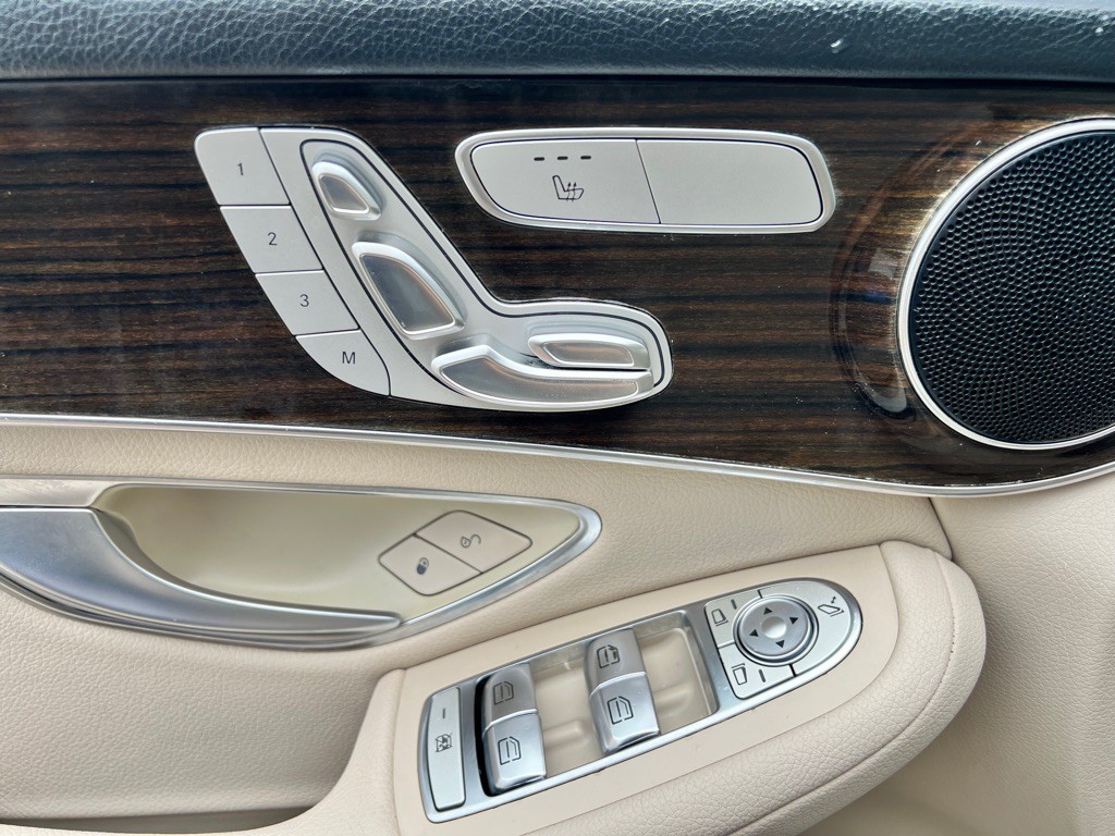 2016 Mercedes-Benz GLC-Class Image 18