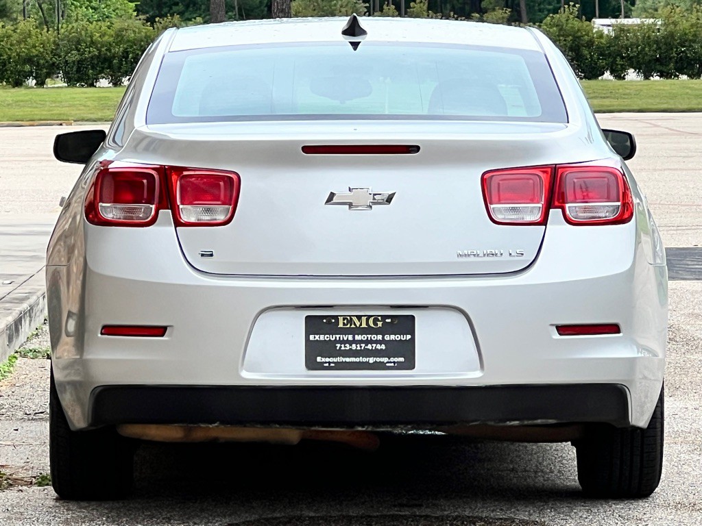 2015 Chevrolet Malibu Image 4