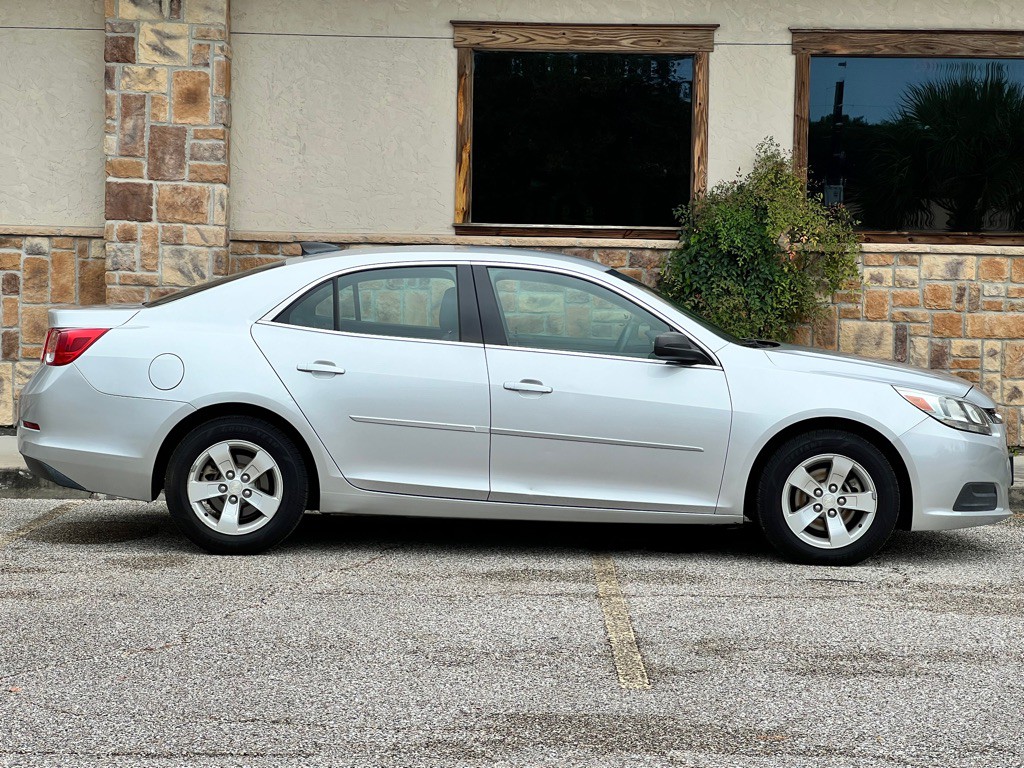 2015 Chevrolet Malibu Image 6