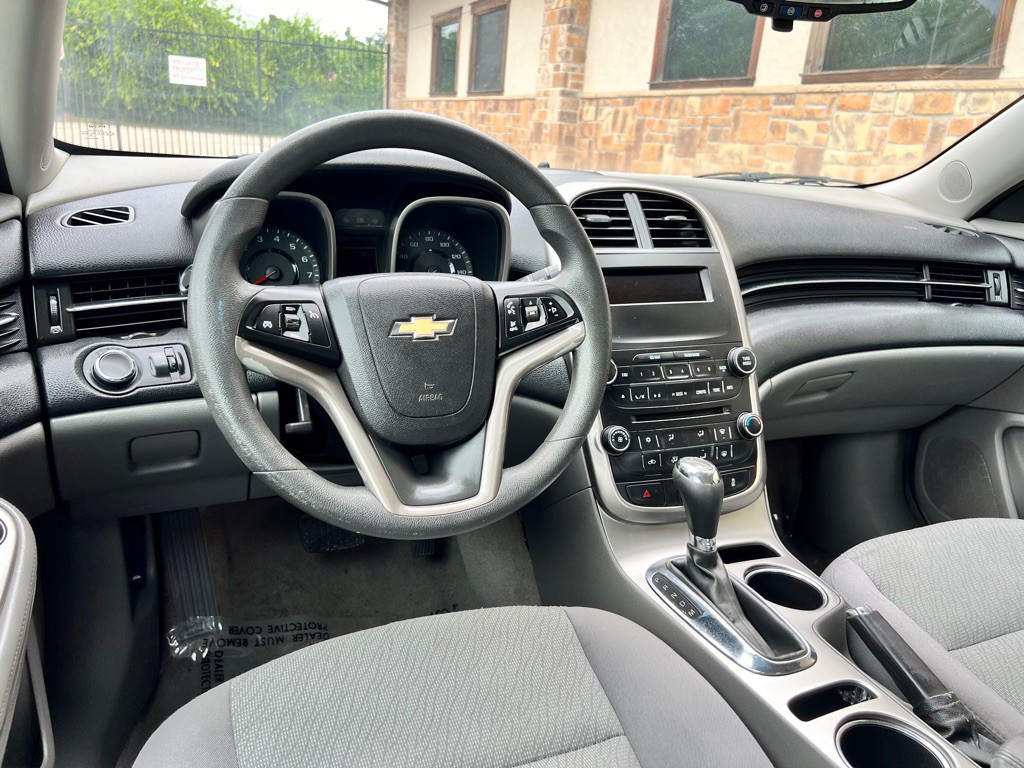 2015 Chevrolet Malibu Image 9