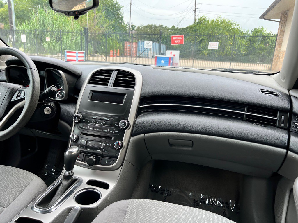 2015 Chevrolet Malibu Image 11