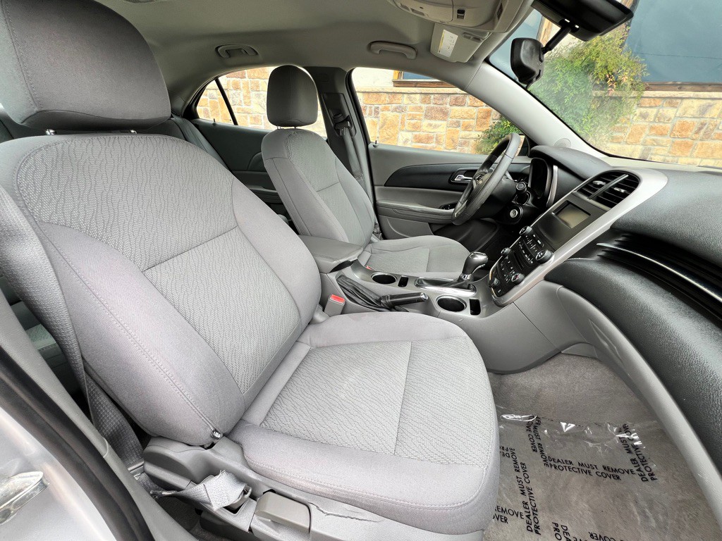 2015 Chevrolet Malibu Image 13