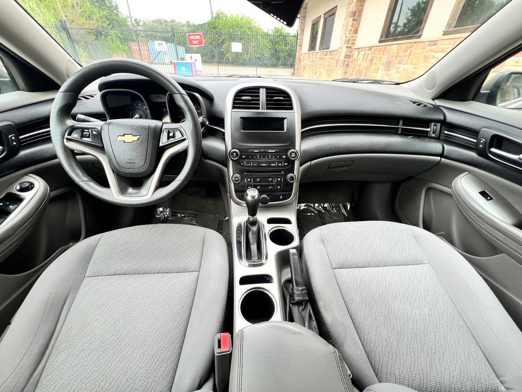 2015 Chevrolet Malibu Image 14