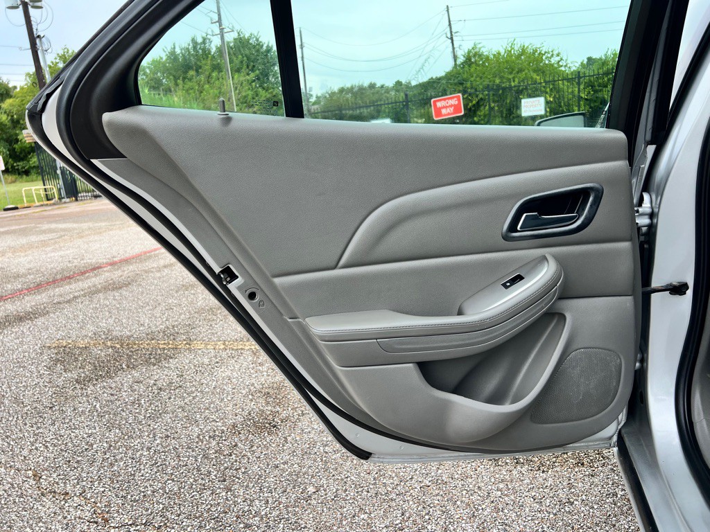2015 Chevrolet Malibu Image 18