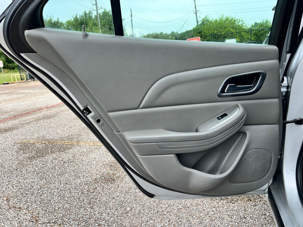 2015 Chevrolet Malibu Image 21