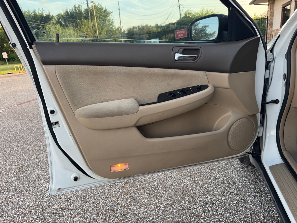 2007 Honda Accord Image 18