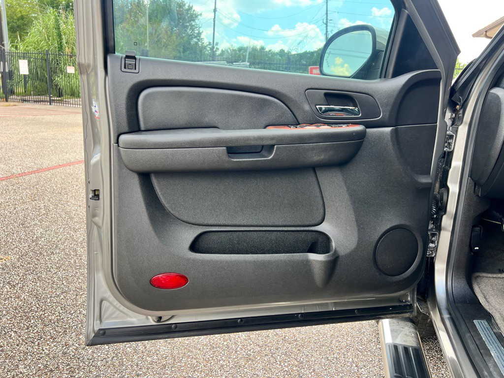 2008 GMC Yukon Image 18