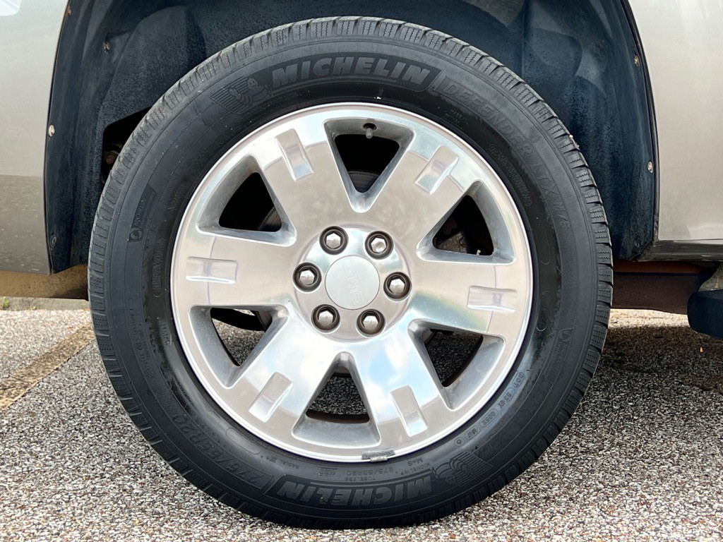 2008 GMC Yukon Image 23