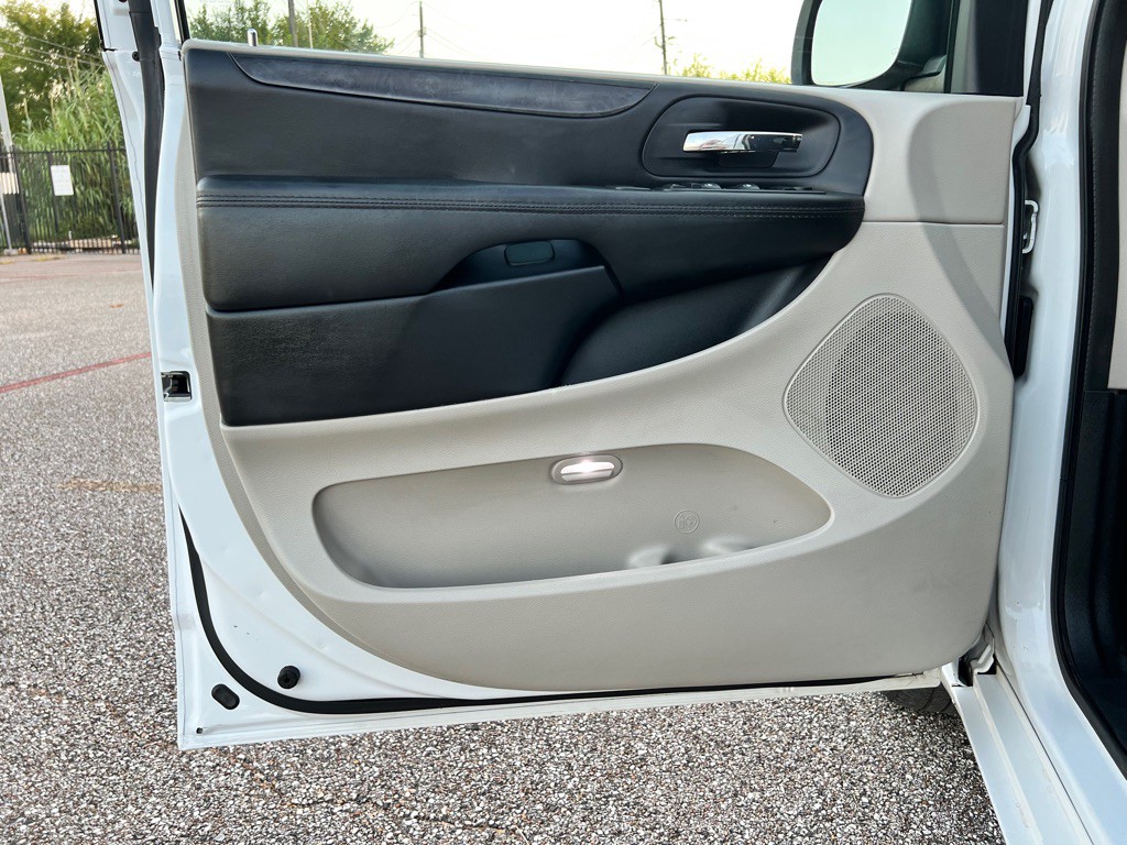 2015 Dodge Grand Caravan Image 21