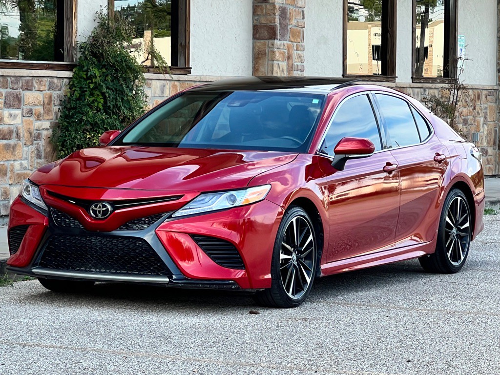 2019 Toyota Camry Image 1