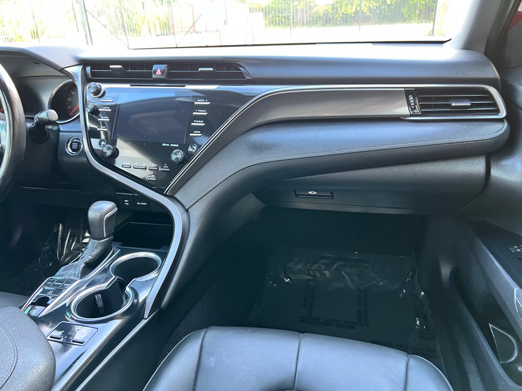 2019 Toyota Camry Image 14