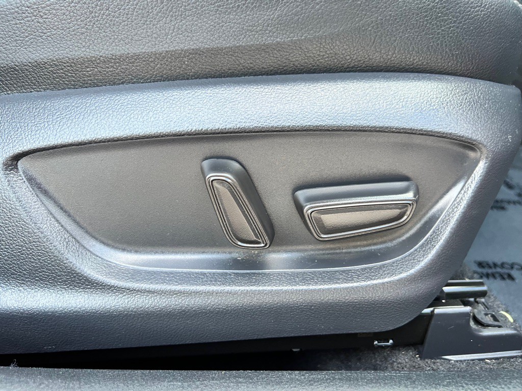 2019 Toyota Camry Image 20