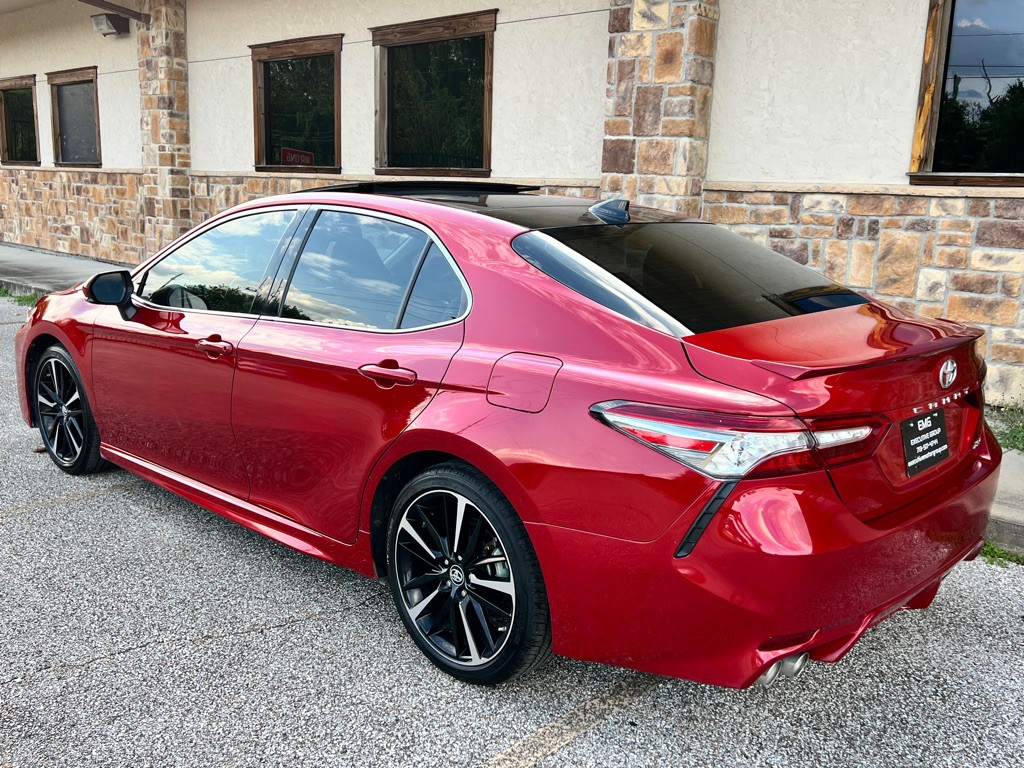 2019 Toyota Camry Image 3