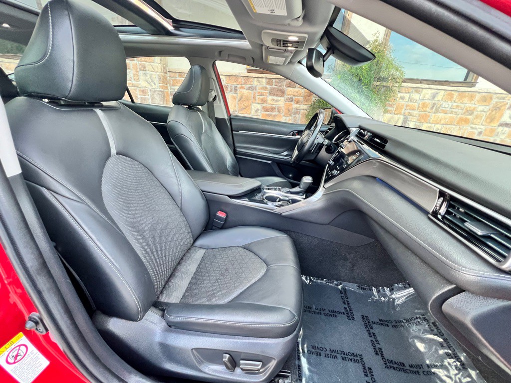 2019 Toyota Camry Image 15