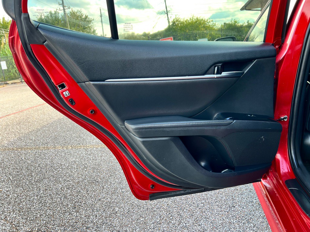 2019 Toyota Camry Image 23