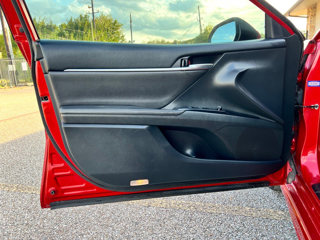 2019 Toyota Camry Image 24